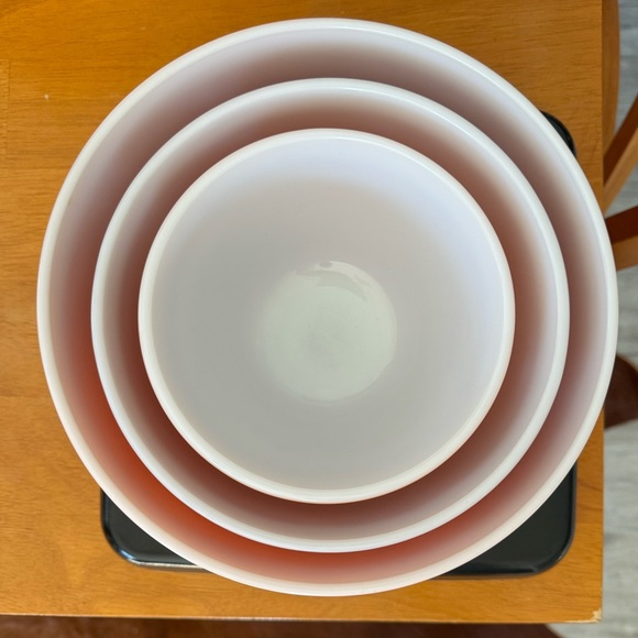 SOLD—Pyrex Autumn Harvest set of 3 nesting bowls 401 402 403 - Picture 2 of 11